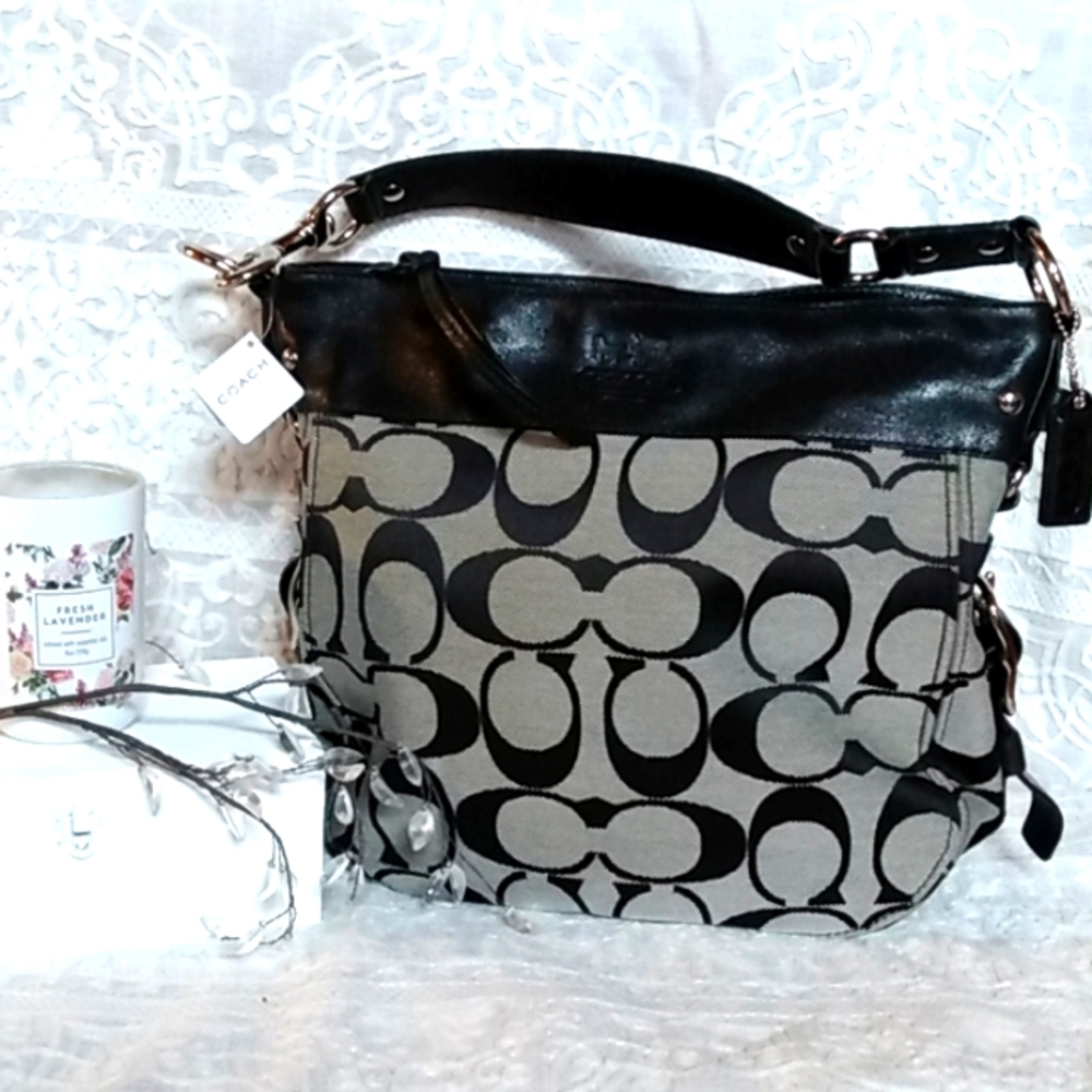 Coach Tote, medium, Black With Grey background,